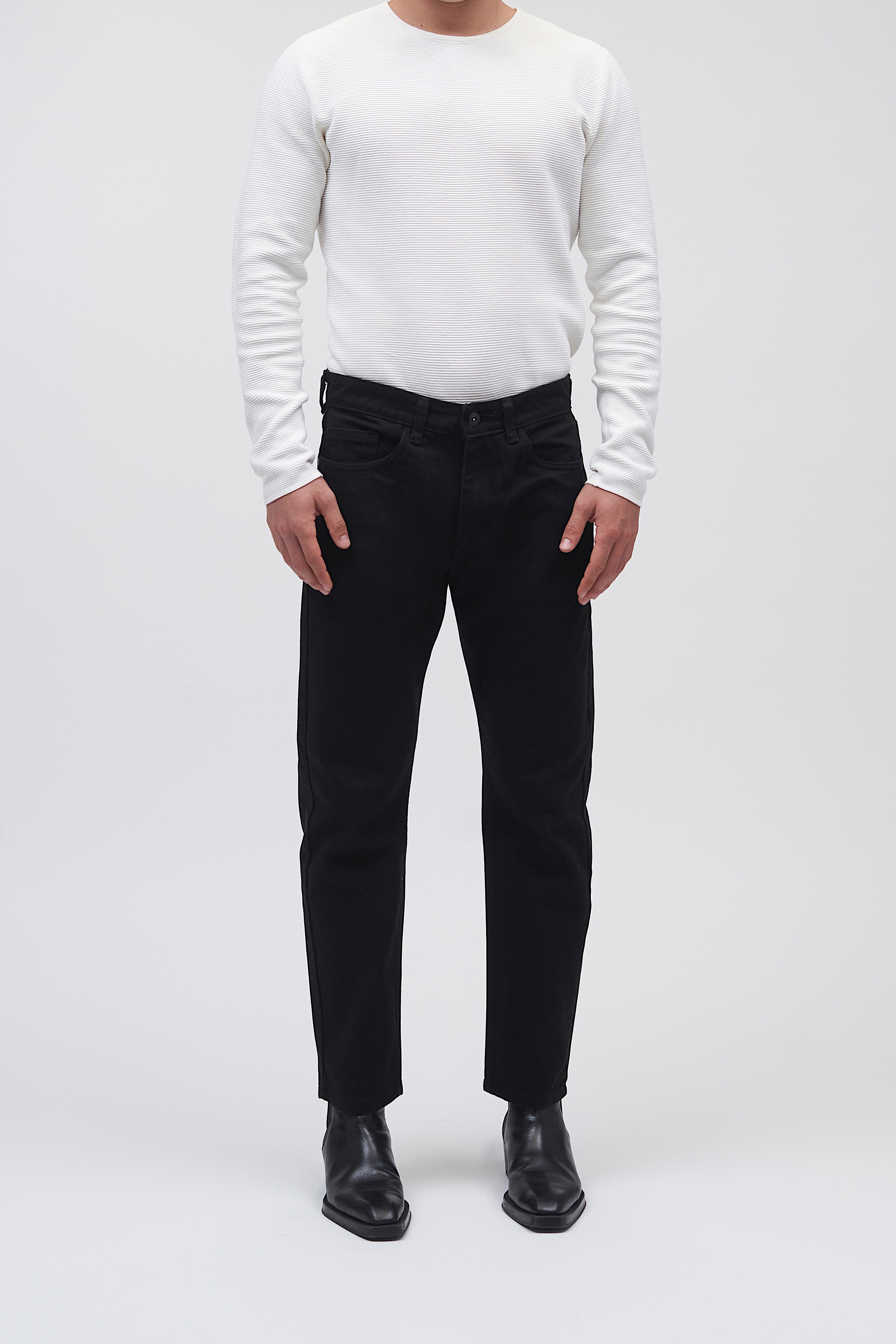 JEANS CROPPED NEGRO 8072