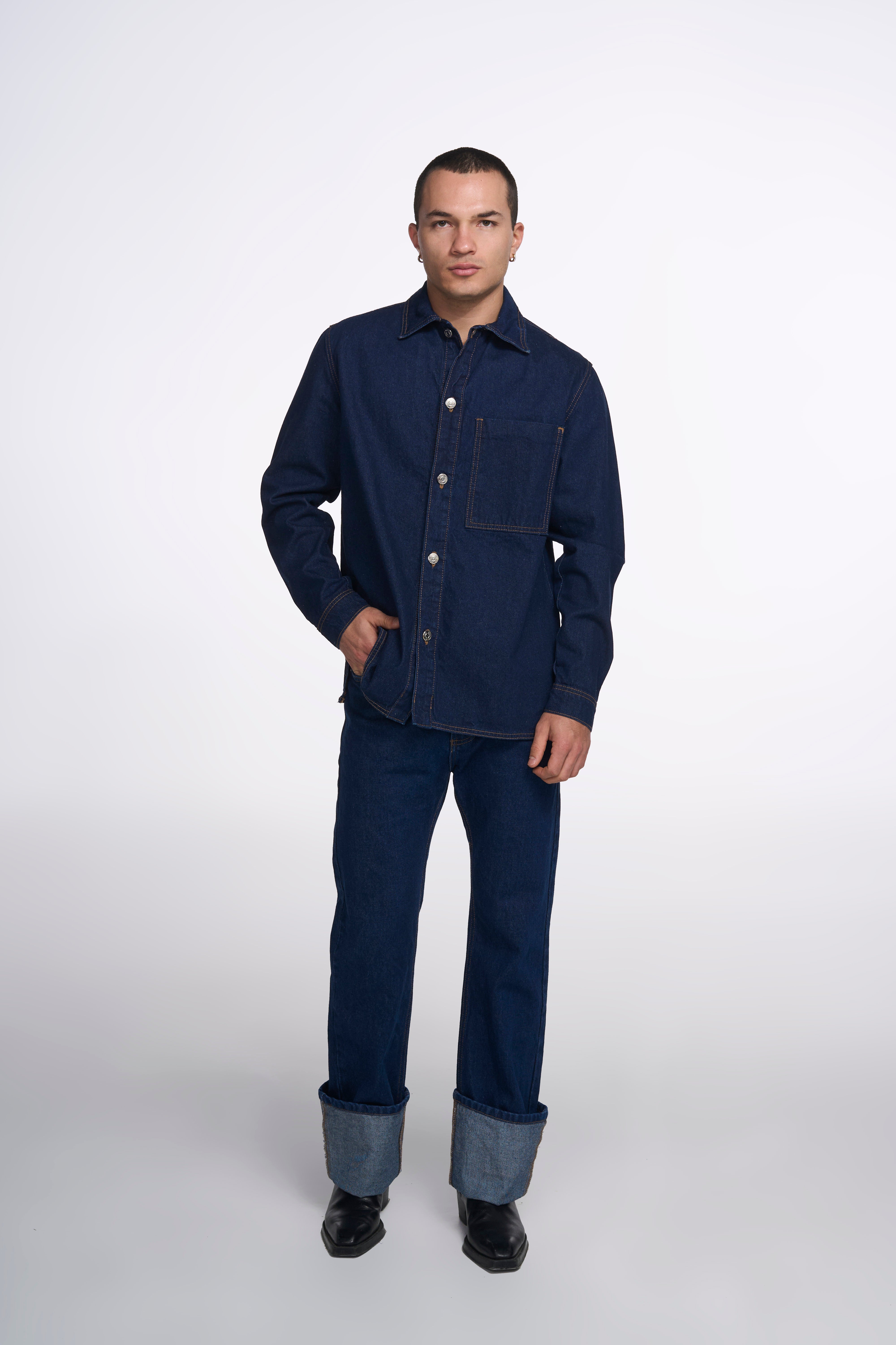 SOBRE CAMISA AZUL OSCURO 8098