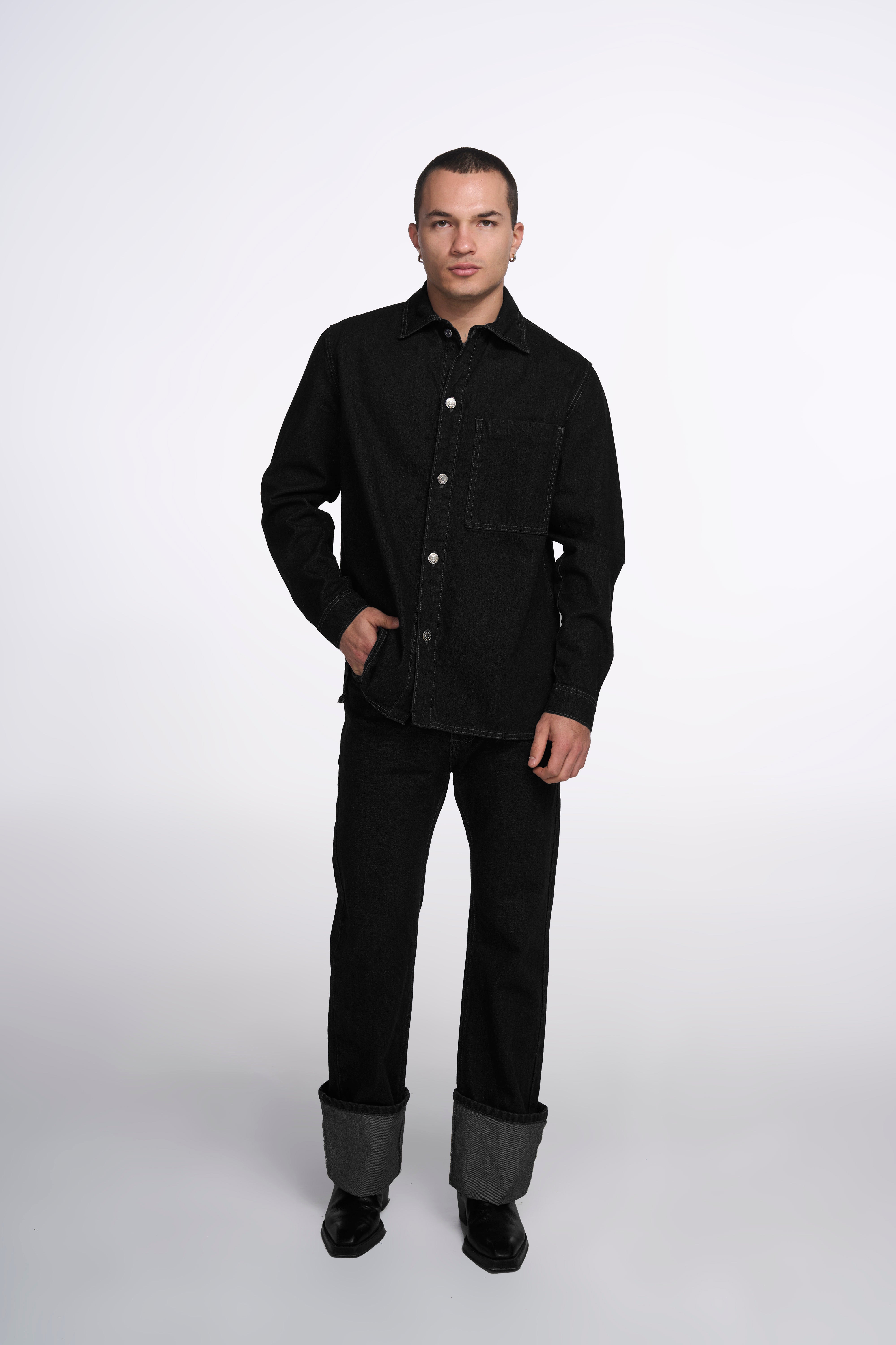SOBRE CAMISA NEGRA 8102