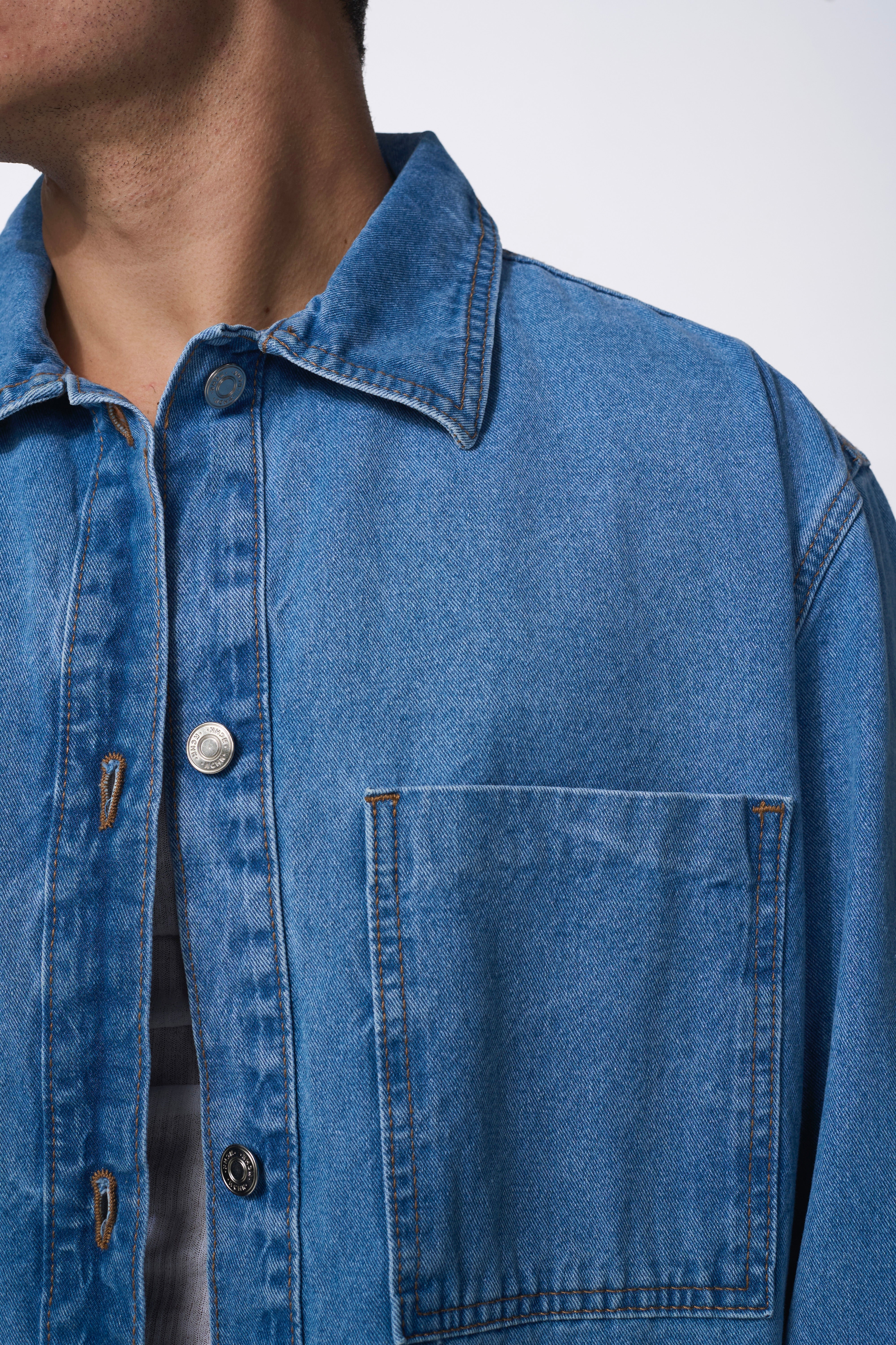 SOBRE CAMISA AZUL CLARO 8096