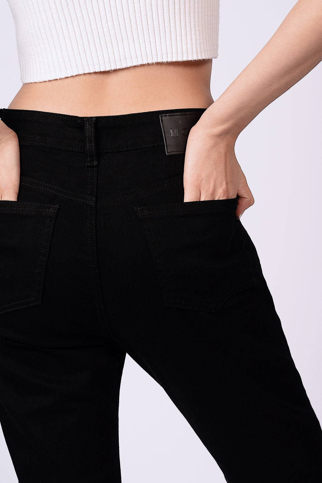 JEANS RECTO TIRO ALTO NEGRO 6024