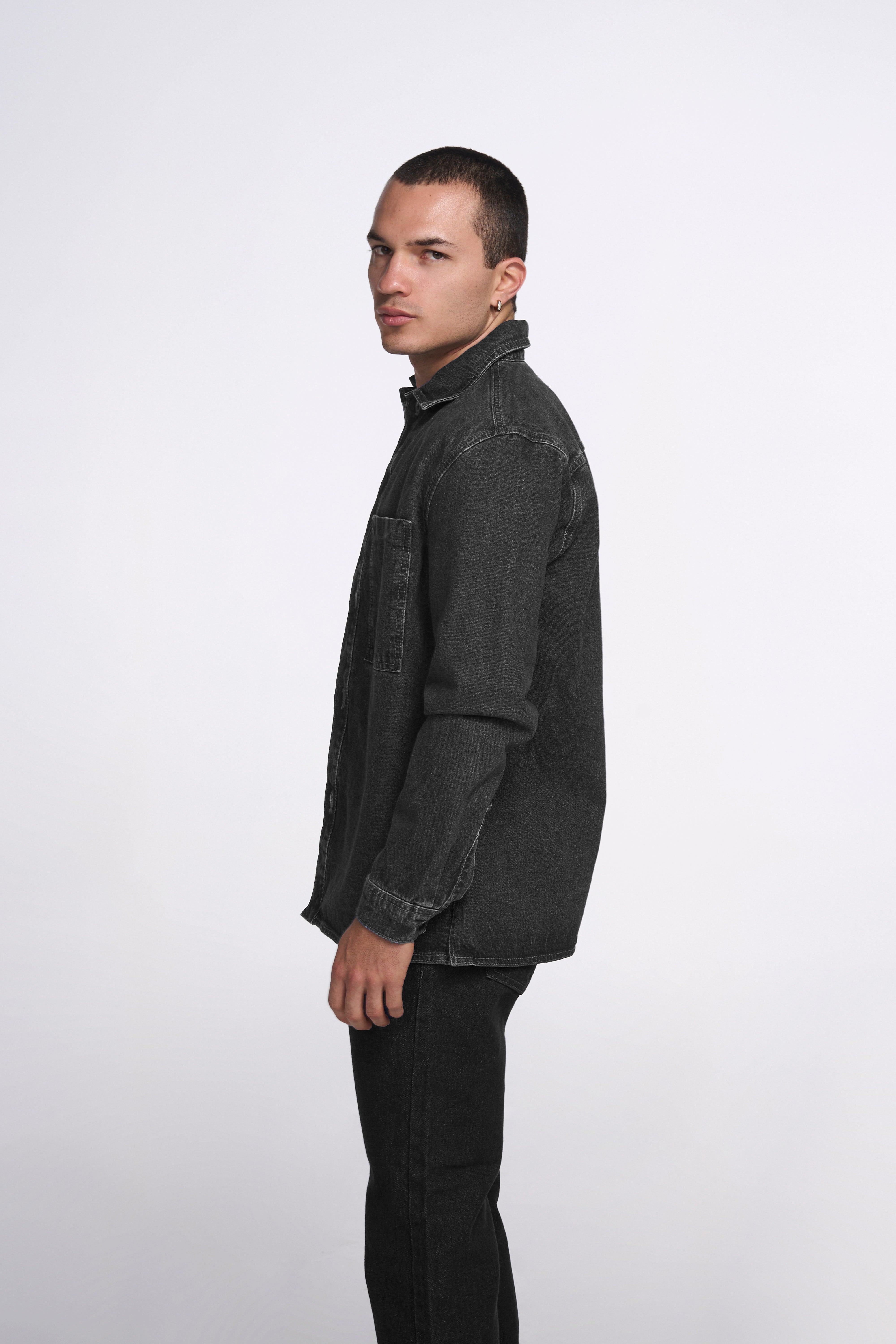 SOBRE CAMISA GRIS 8101